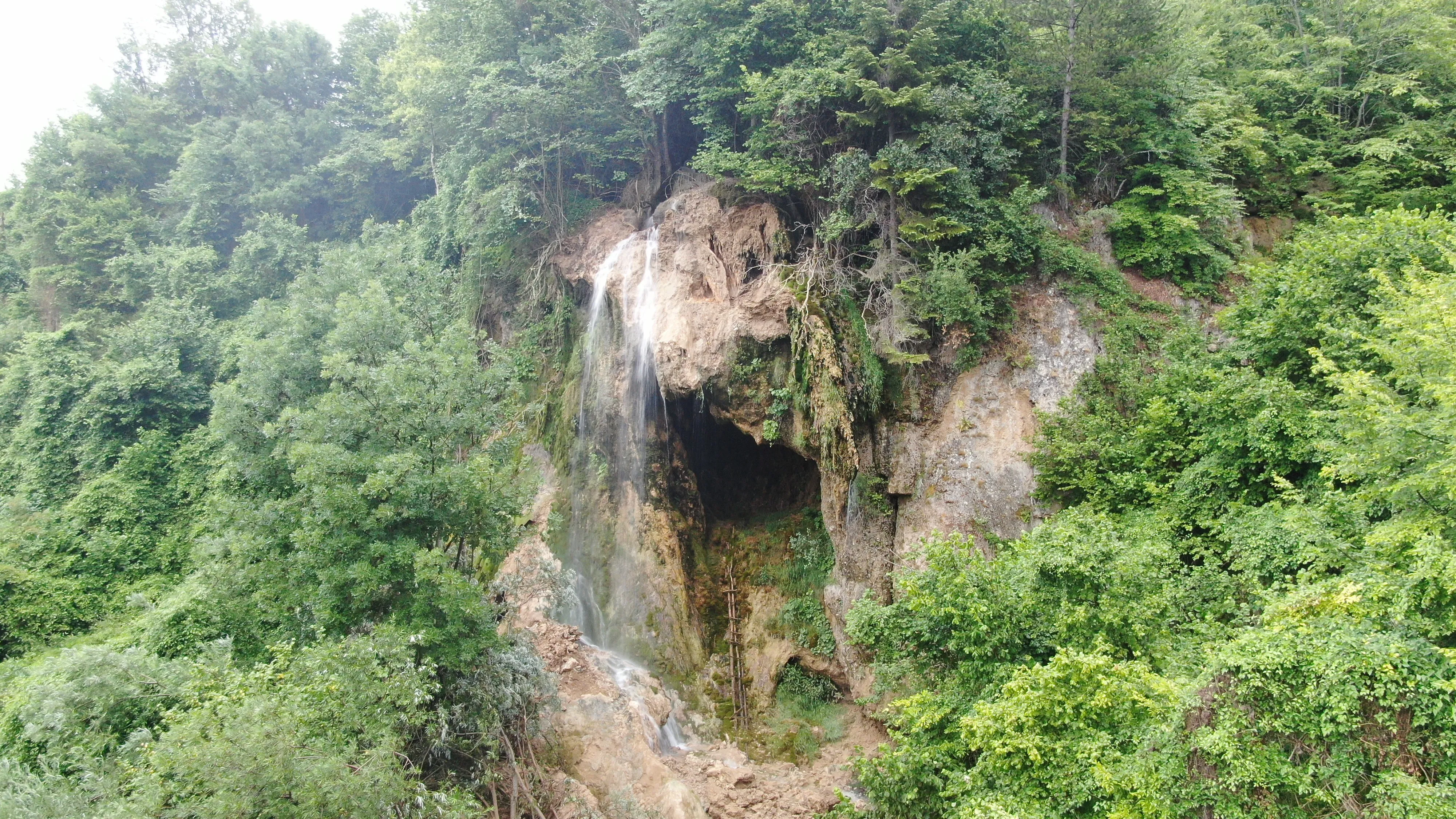 Kastamonu'da Tahribata Uğrayan Doğa Harikası Şelale Ve Mağara Ilgi Bekliyor! 2