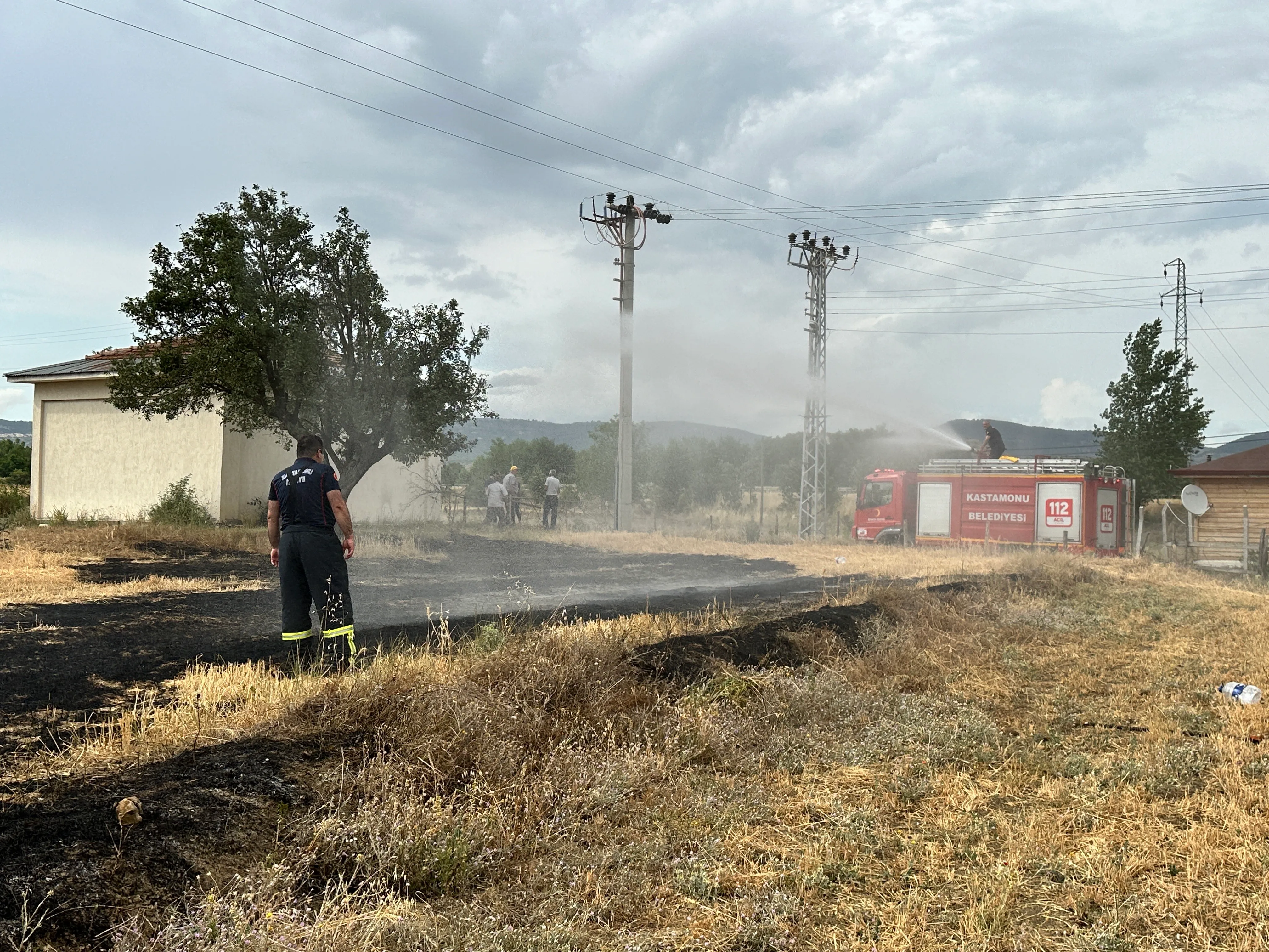 Kastamonu'da Tarlaya Yıldırım Düştü, Yangın Çıktı! 2