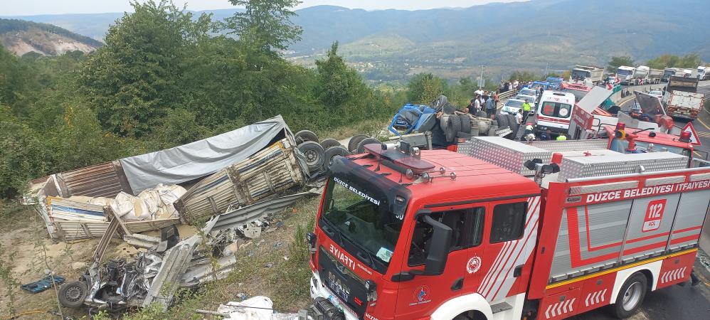 Bolu Kastamonu Aile Tir Faciası 3 Kisi Hayatini Kaybetti (10)