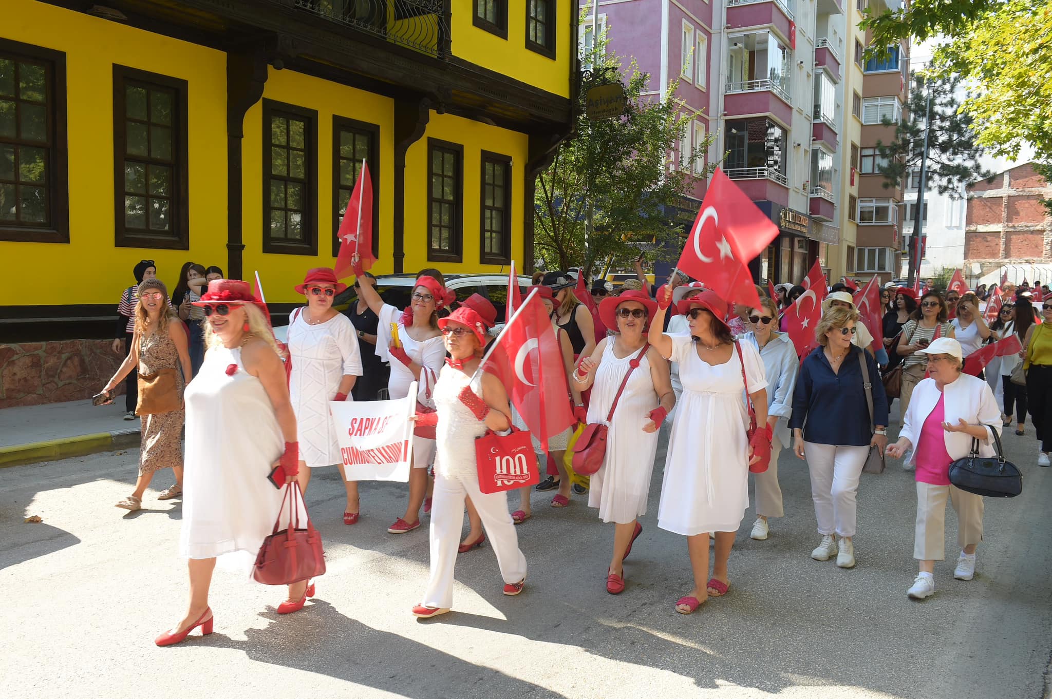 Kastamonu Sapka Inkilabi Ataturk Kortej Yuruyus (1)