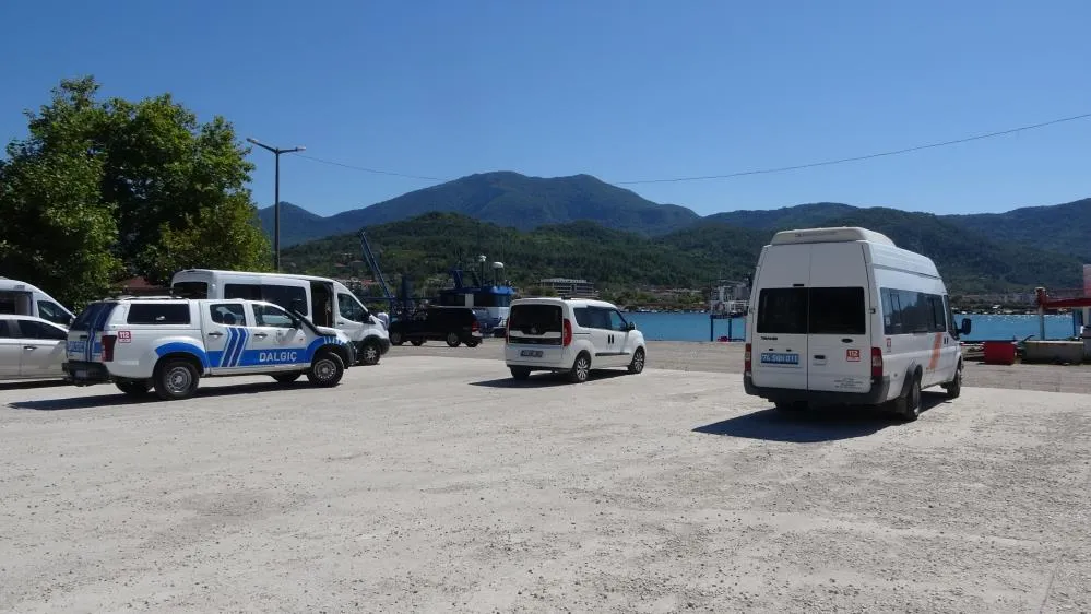 Kastamonu’da Batan Teknedeki 3 Kişi Bulunamadı Arama Çalışması Güçlükle Sürdürülüyor! (4)