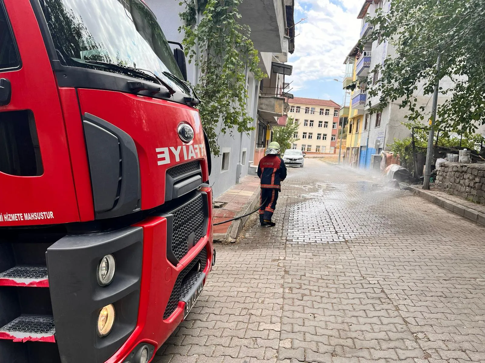 Taşköprü’de Korku Dolu Anlar Tüpün Parlaması Sonucu Yangın Çıktı! (2)