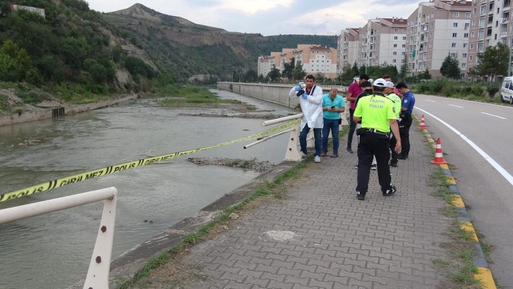 Karabuk Trafik Kazasi Olu Yarali Komsu (3)