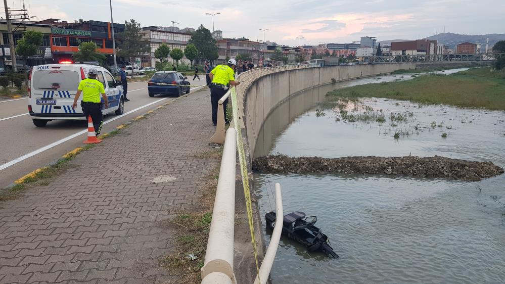 Karabuk Trafik Kazasi Olu Yarali Komsu (5)