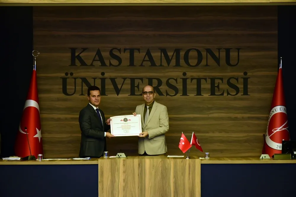 Kastamonu Üniversitesi'nde Senato Toplantısı Yapıldı Ödüller Dağıtıldı! 3