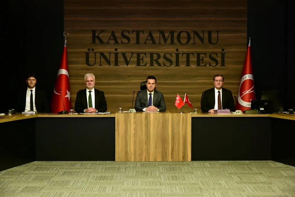 Kastamonu Üniversitesi'nde Senato Toplantısı Yapıldı Ödüller Dağıtıldı!