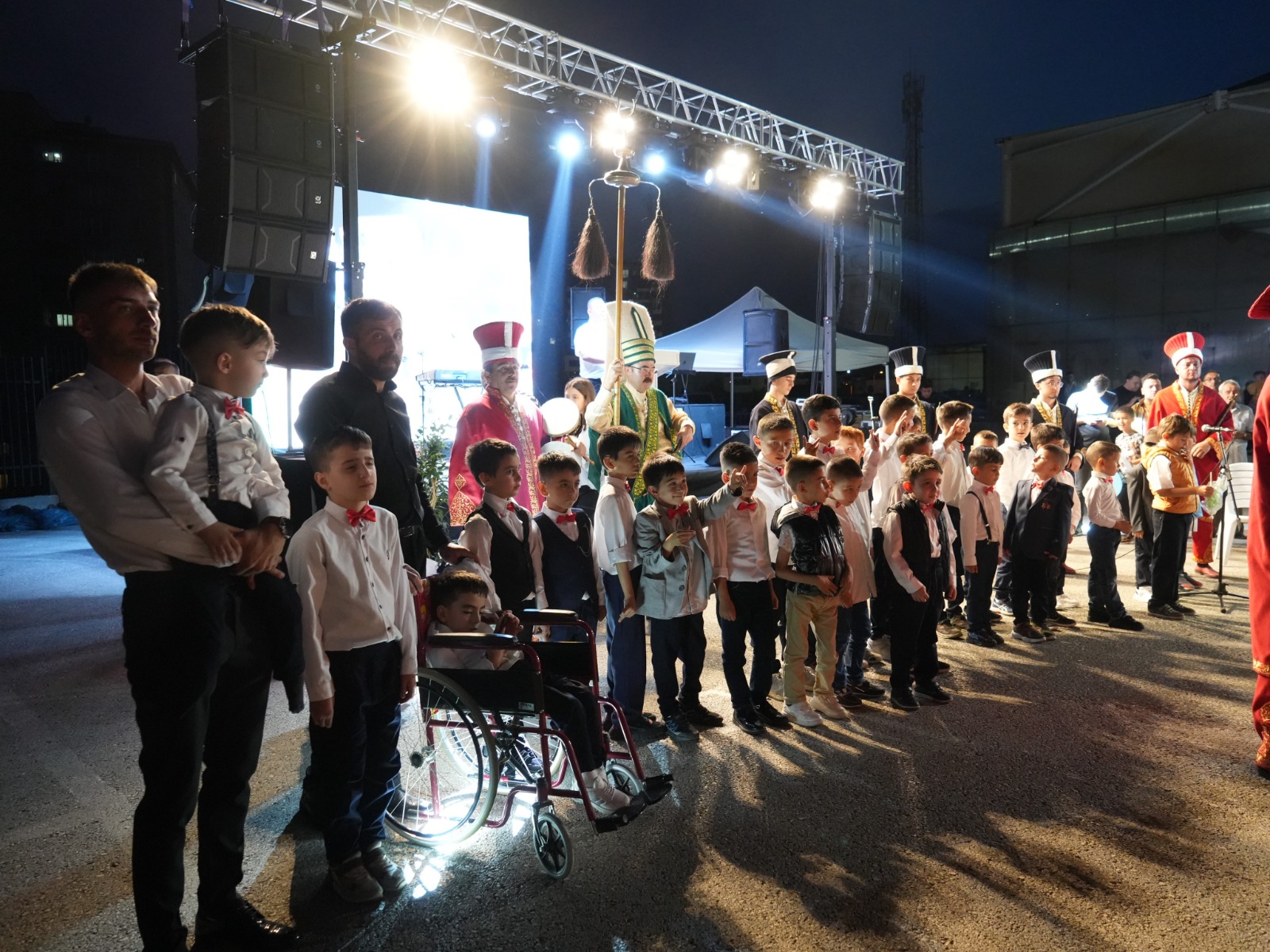 Kastamonu'da Aynı Mahallede Yaşayan 42 Çocuk Sünnet Şöleni Doyasıya Eğlendiler! 5