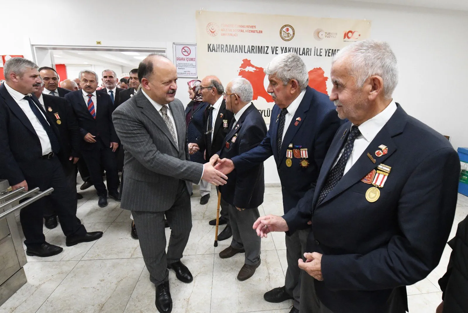 Kastamonu'da Gaziler Ve Şehit Aileleri Ile Akşam Yemeğinde Bir Araya Geldi 4