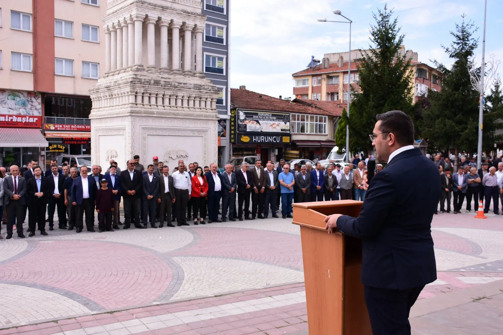 Kastamonu'da Muhtarlar Maaşlarını Bağışladı, Ilçeye Yeni Kepçe Kazandırıldı!