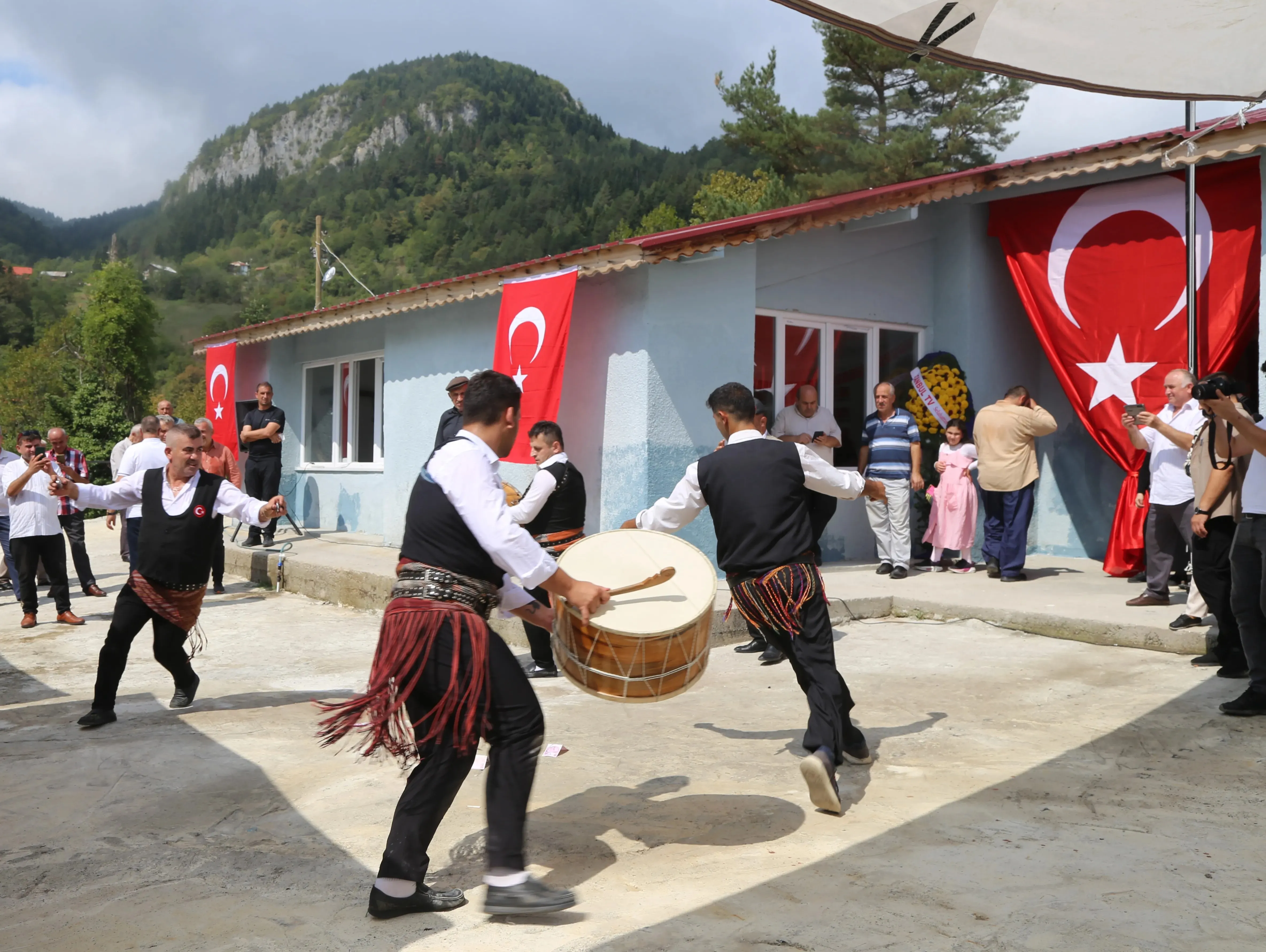 Kastamonulu Hayırsever Eski Okulunu Onararak Köy Konağı Ve Misafirhaneye Dönüştürdü (2)