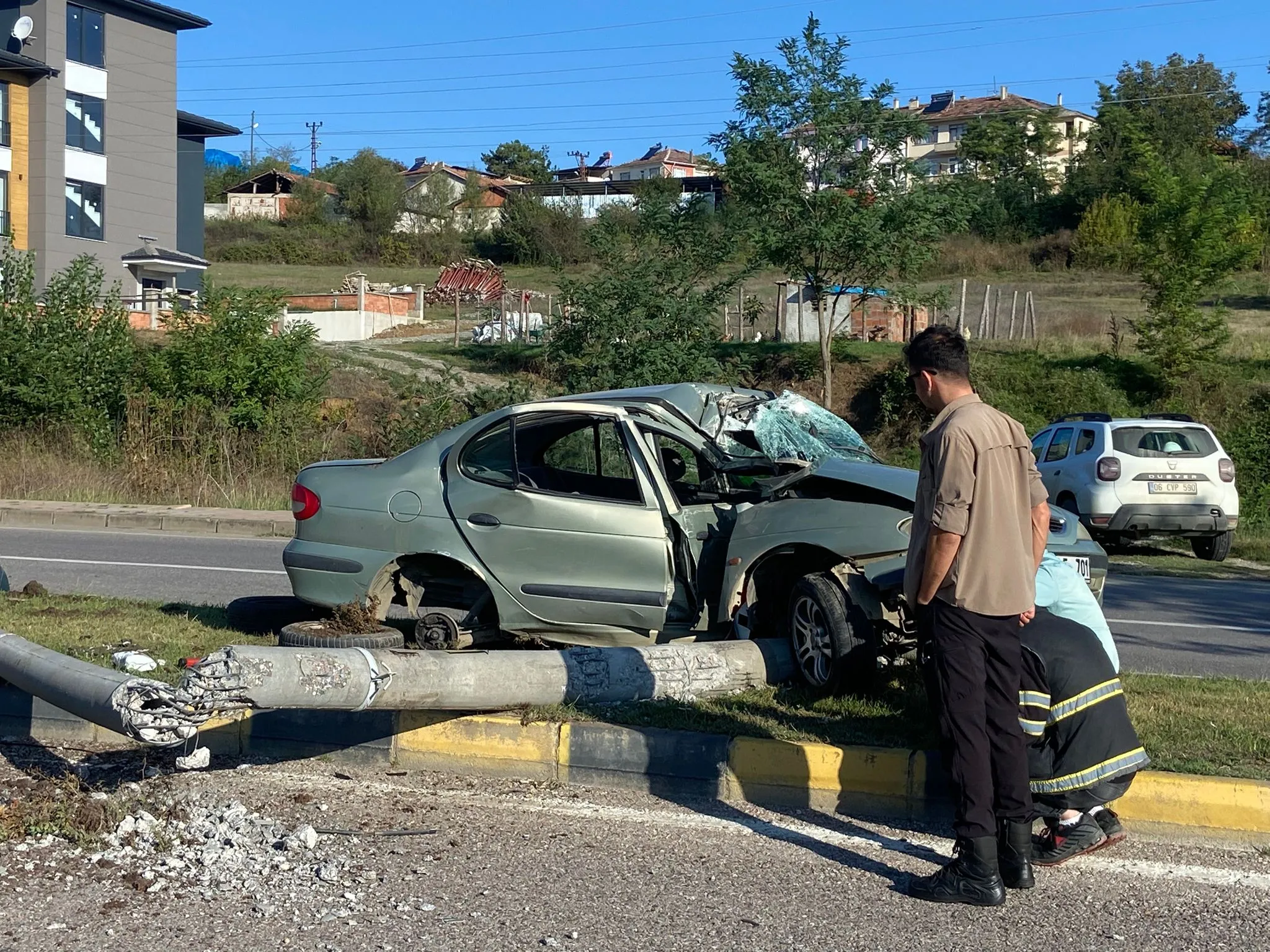 Taşköprü’de Feci Kaza! Kontrolden Çıktı Elektrik Diğerine Çarparak Durabildi! (7)