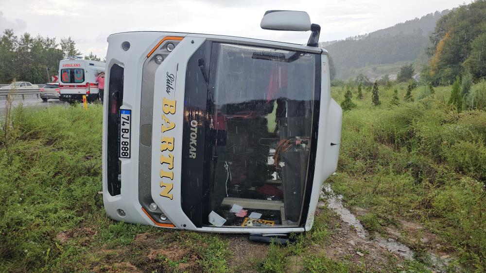 Zonguldak Bartin Yolcu Otobusu Kaza (4)