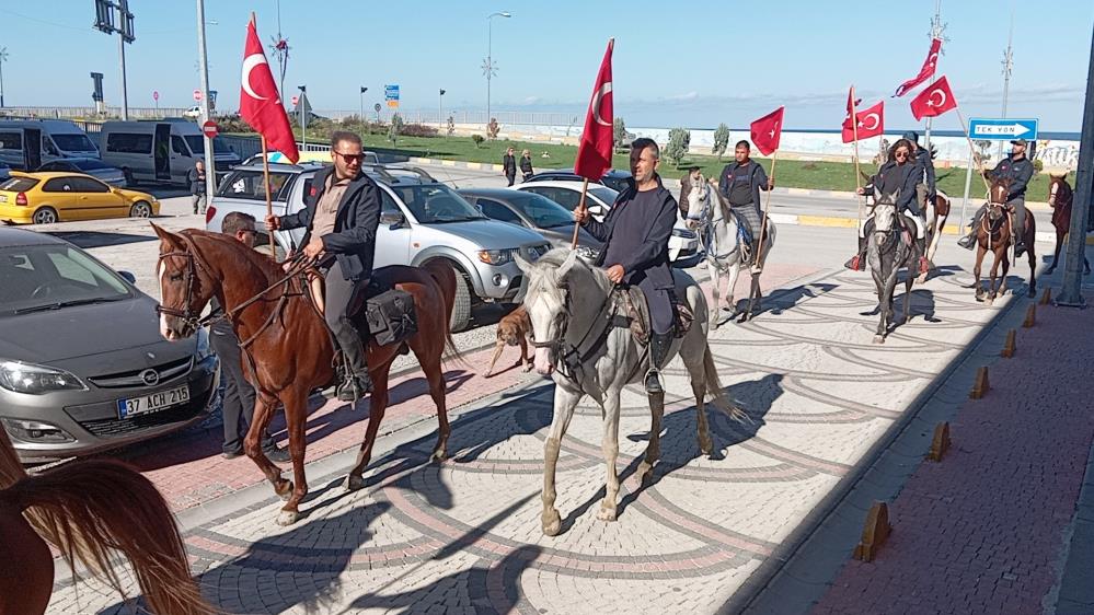 Kastamonu Inebolu Istiklal Yolu Yuruyusu Atlılar (1)