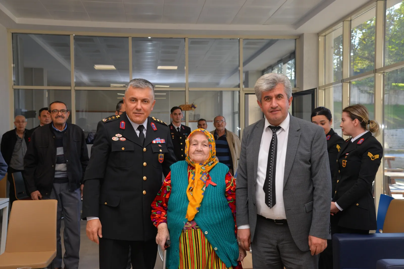 Kastamonu'da Jandarma Huzurevinde Yüzleri Güldürdü!