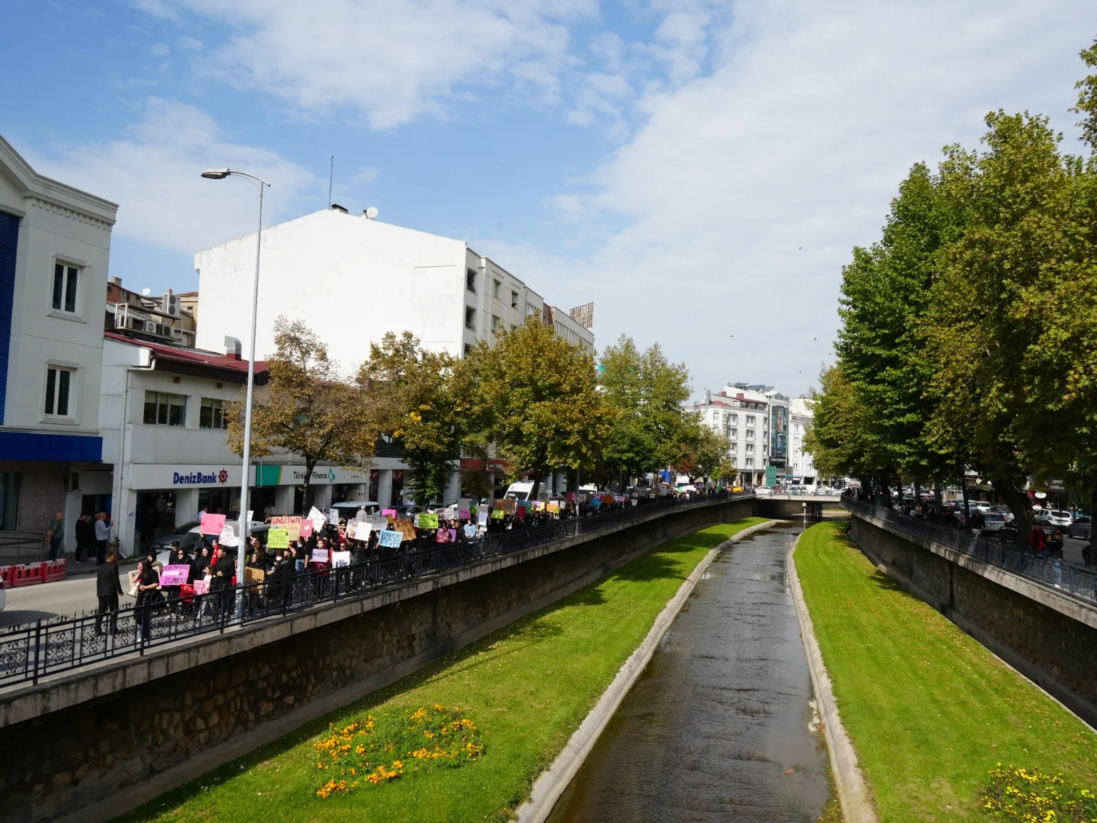 Kastamonu'da Öğrencilerden Kadına Yönelik Şiddete Tepki Yürüyüşü!