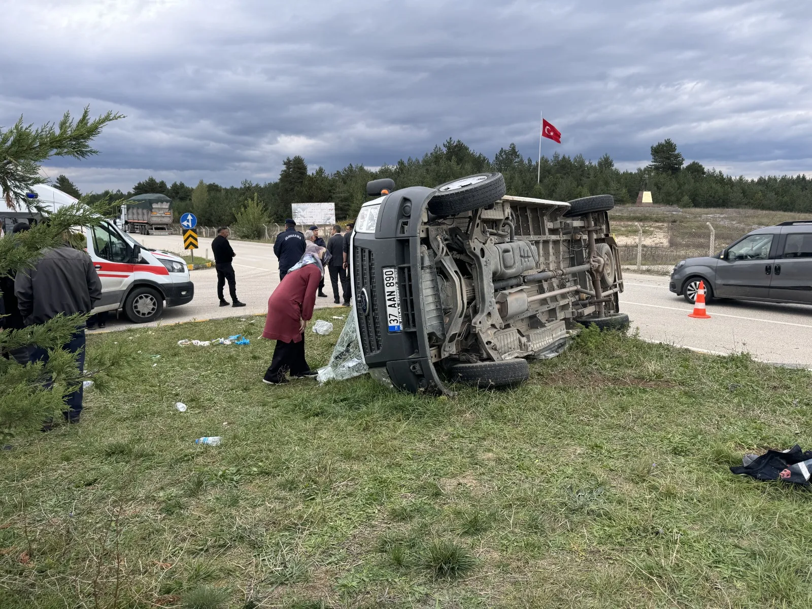 Kastamonu'da Okul Servisi Ile Tırın Çarpıştı 12'Si Öğrenci 13 Kişi Yaralandı! 2