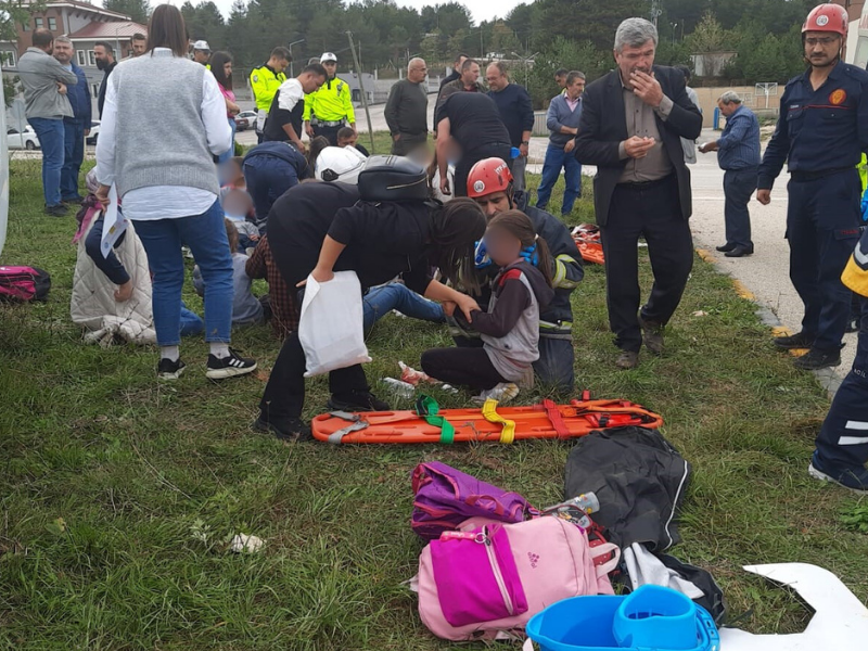 Kastamonu'daki Feci Kazada Detaylar Belli Oldu 12'Si Öğrenci, 13 Kişi Yaralı! 4