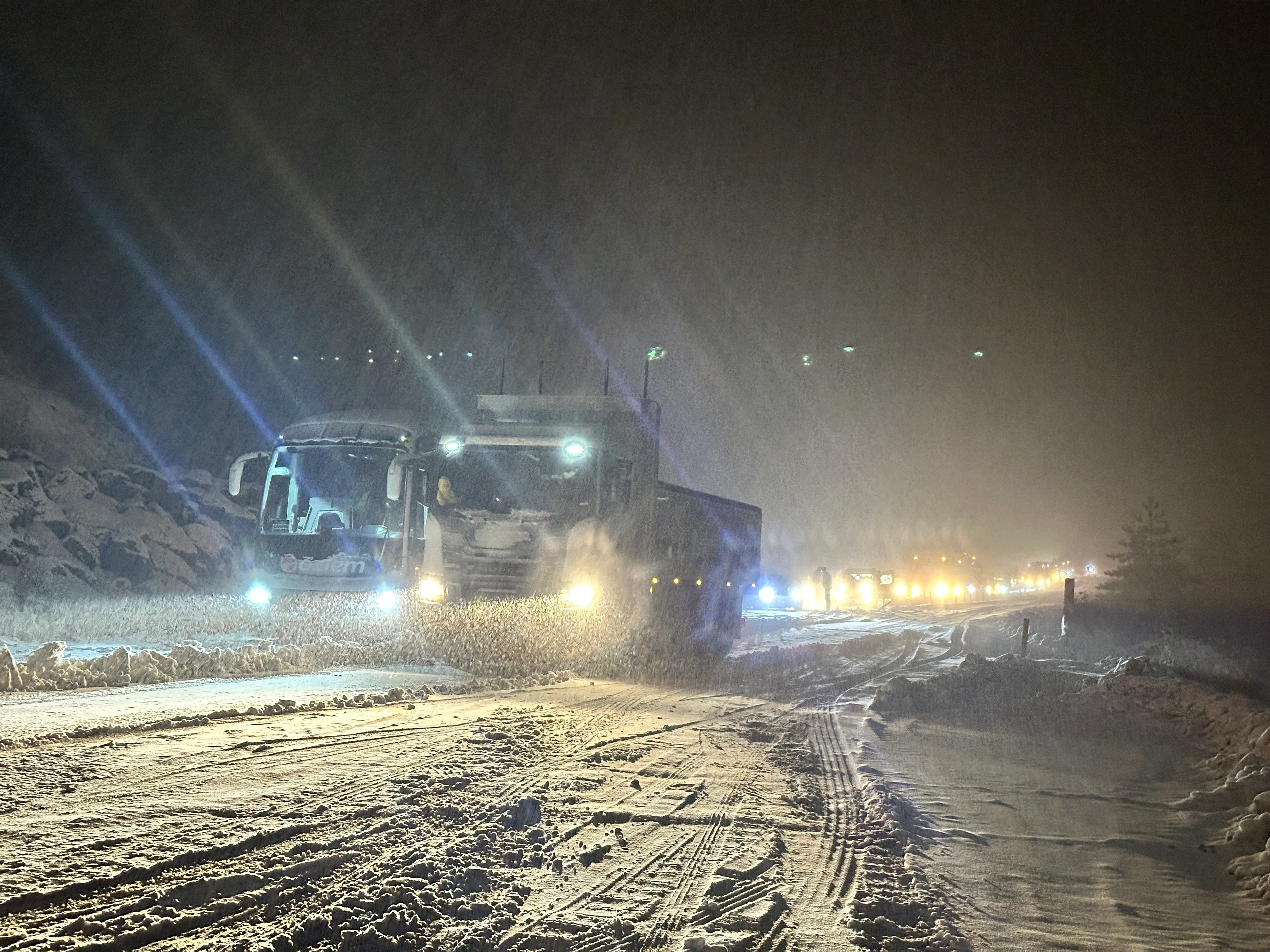 Kar Yağışı Kastamonu'da Trafiği Kilitledi Araçlar Mahsur Kaldı! 10