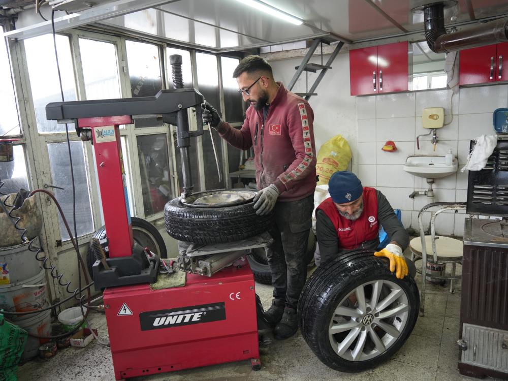 Kastamonu Kış Lastiği Mesaisi (5)