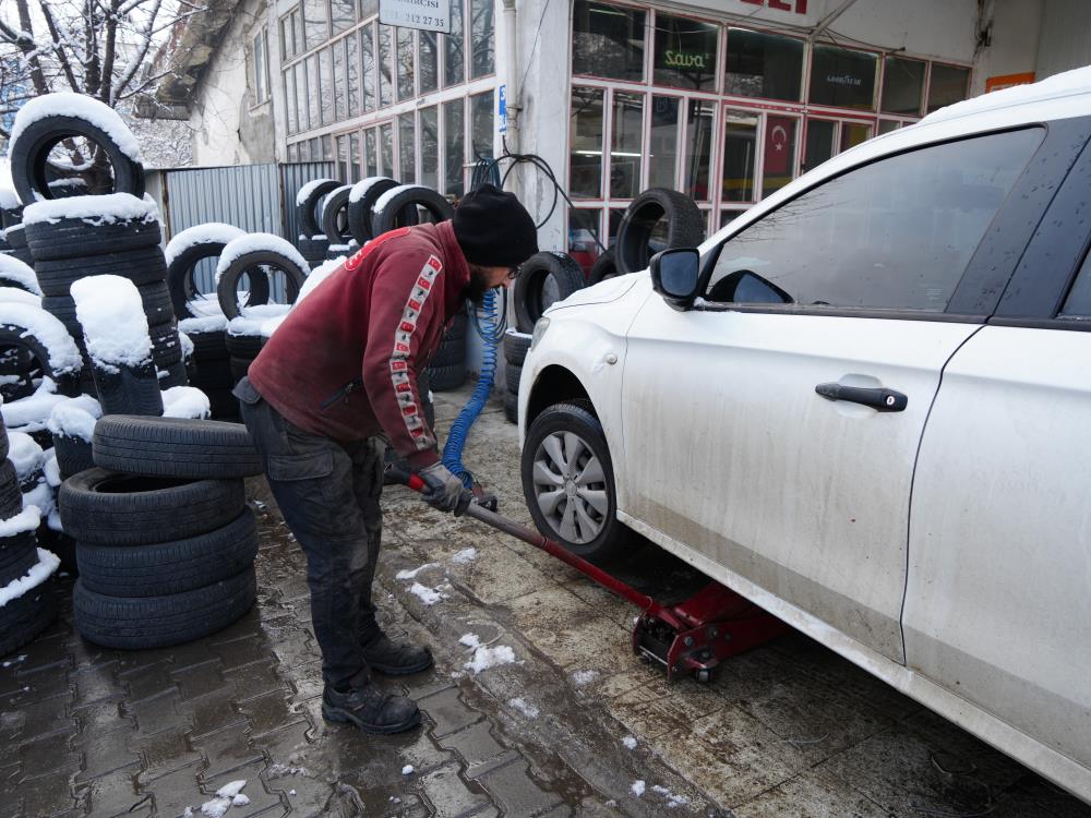 Kastamonu Kış Lastiği Mesaisi (6)