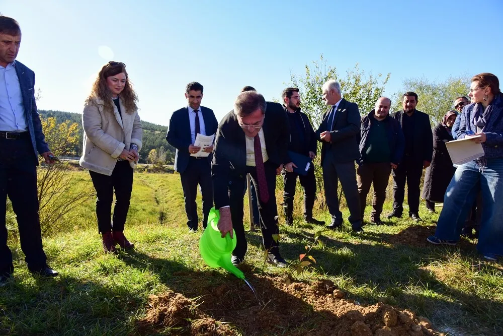 Kastamonu Üniversitesi'nde 100 Fidan Toprakla Buluştu! 1