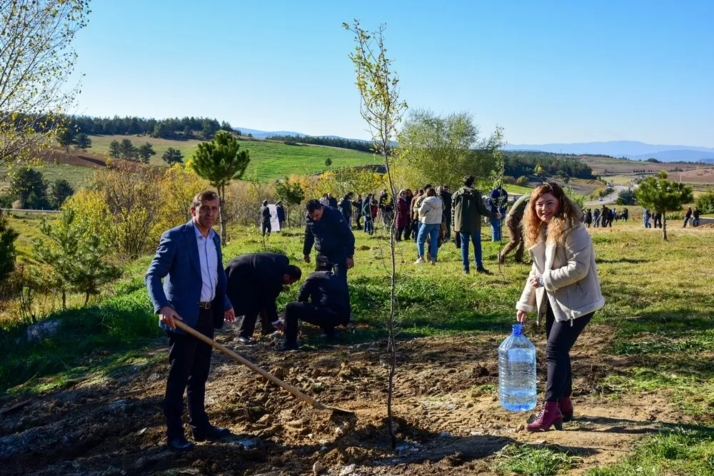 Kastamonu Üniversitesi'nde 100 Fidan Toprakla Buluştu! 4