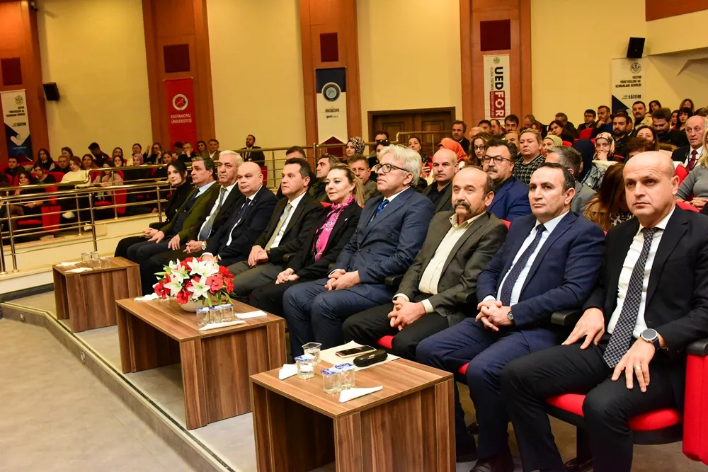 Kastamonu Üniversitesi'nde Eğitimde Dönüşüm Forumu Başladı 14