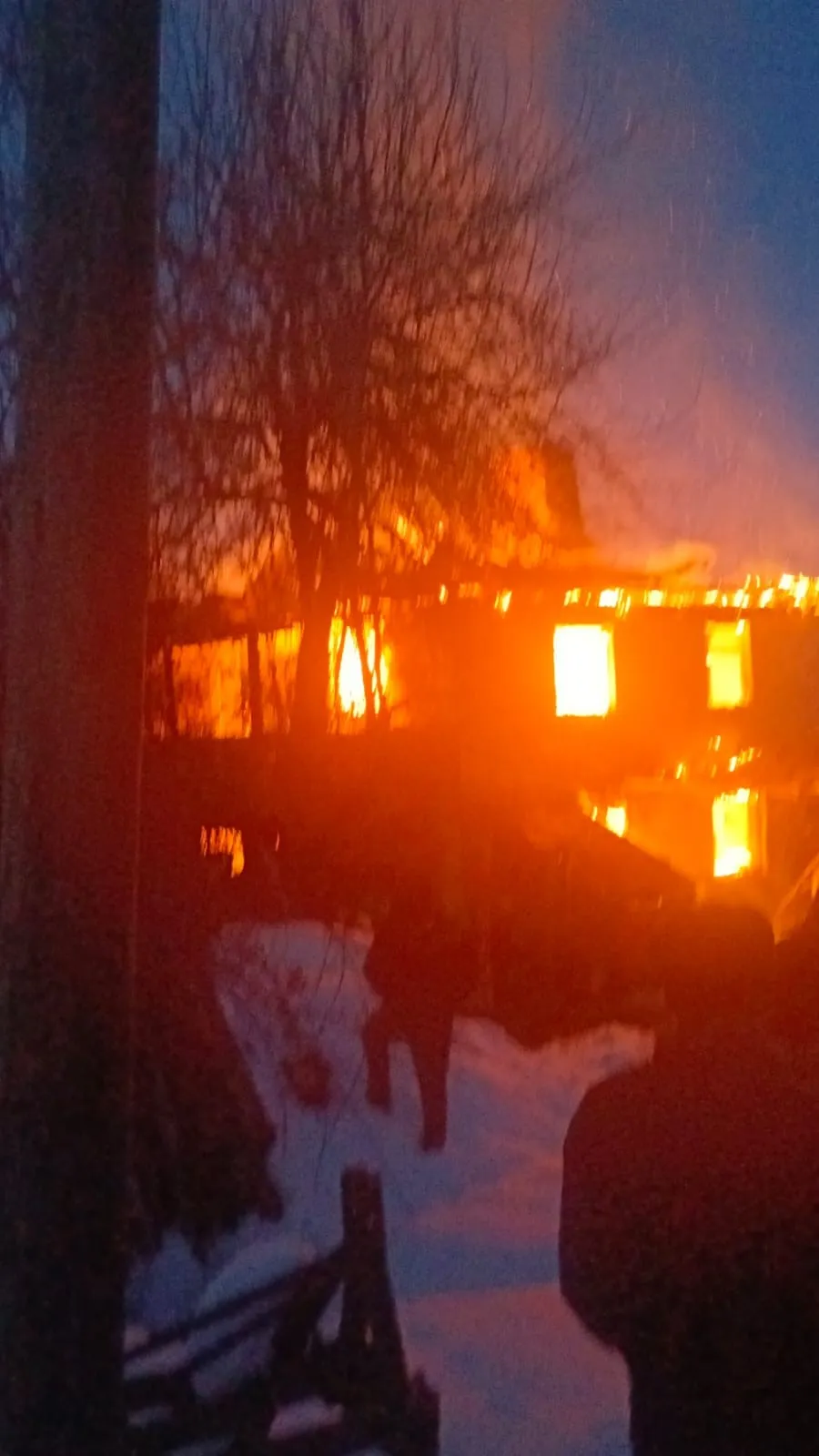 Kastamonu'da Feci Yangın Alevler Içinde Kalan 2 Katlı Ev Kül Oldu! 2