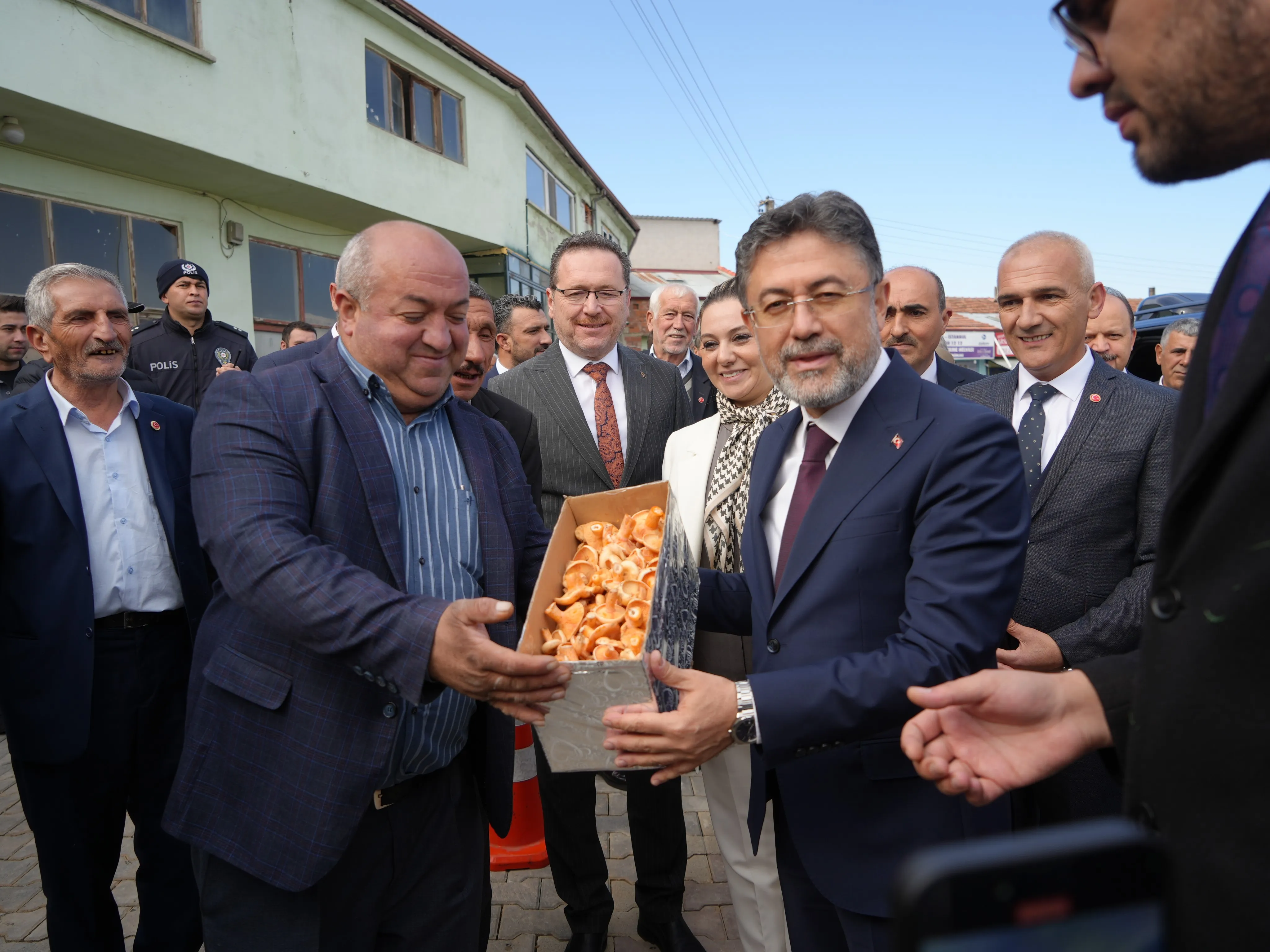 Kastamonu'da Kapalı Pazar Yerinin Açılışını Bakan Yumaklı Yaptı! 4