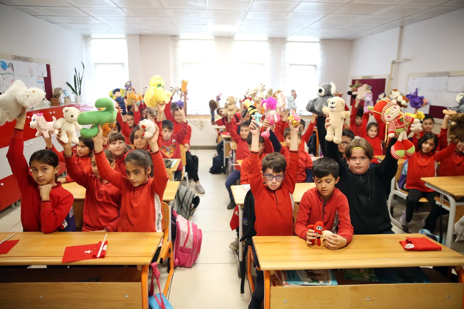 Kastamonu'da Öğrenciler Gösteride Kullandıkları Oyuncakları Diyarbakırlı Çocuklara Hediye Etti! 4