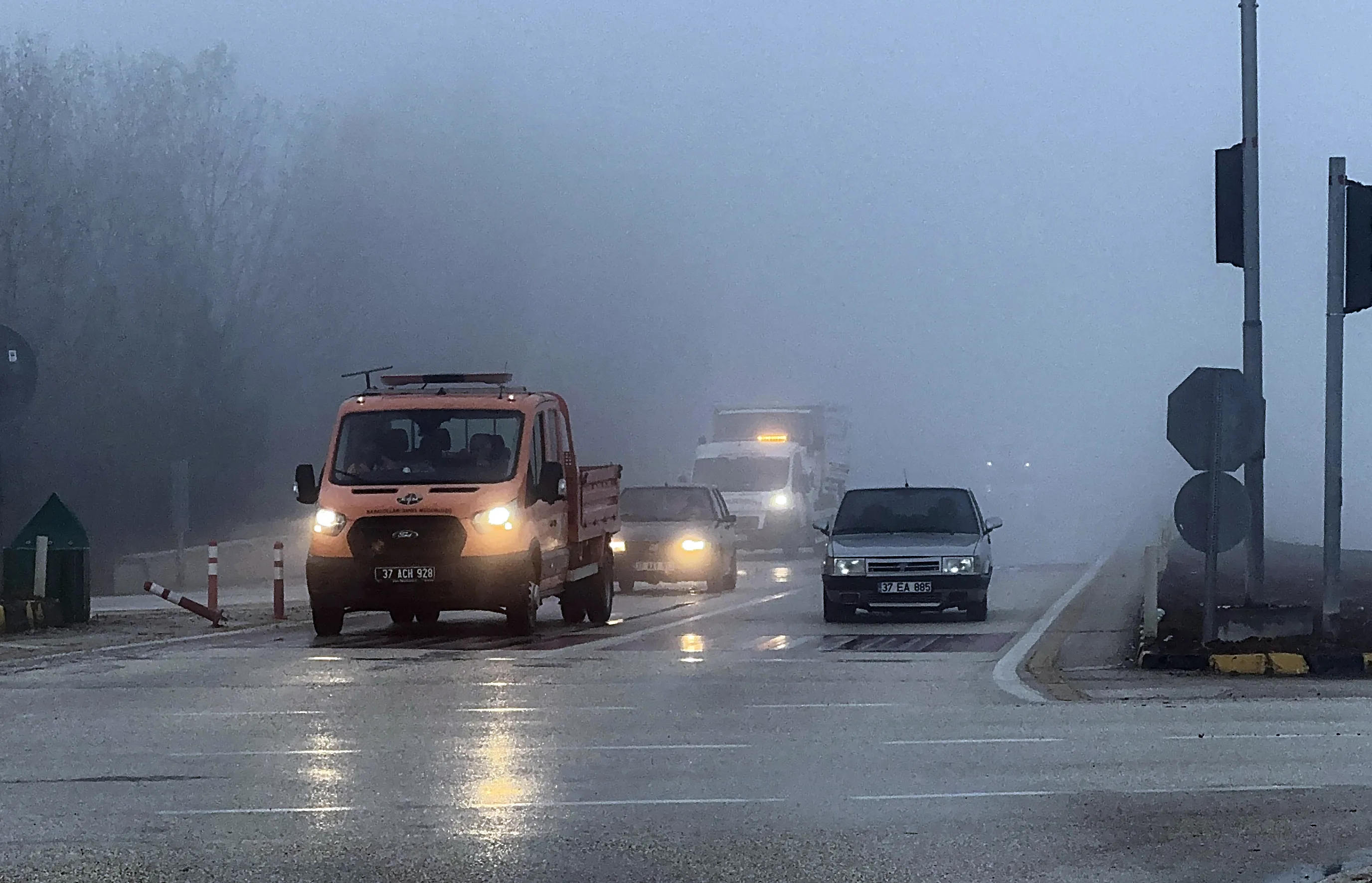 Kastamonu'da Sis Etkisini Artırdı Görüş Mesafesi 50 Metreye Kadar Düştü! 3