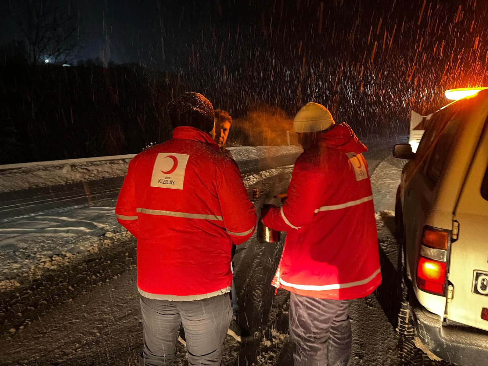 Kızılay Yolda Mahsur Kaldı (6)