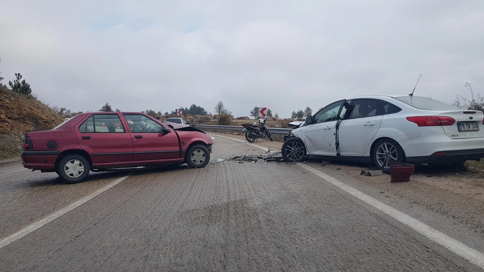 Safranbolu'dan Kastamonu'ya Üzücü Haber 2 Araç Çarpıştı, 8 Yaralı Var! 4