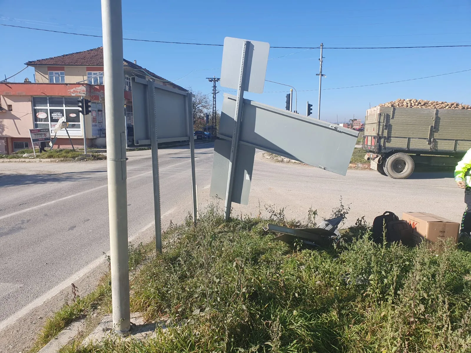 Taşköprü'de Pancar Yüklü Traktör Kazaya Yol Açtı!