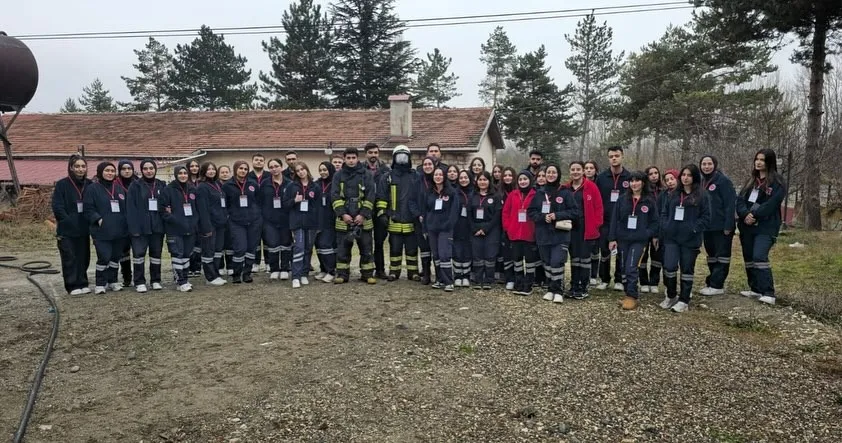 İtfaiye Müdürlüğü’nden Hayati Eğitim Taşköprü’de Öğrenciler Acil Durumlara Hazırlandı! 3