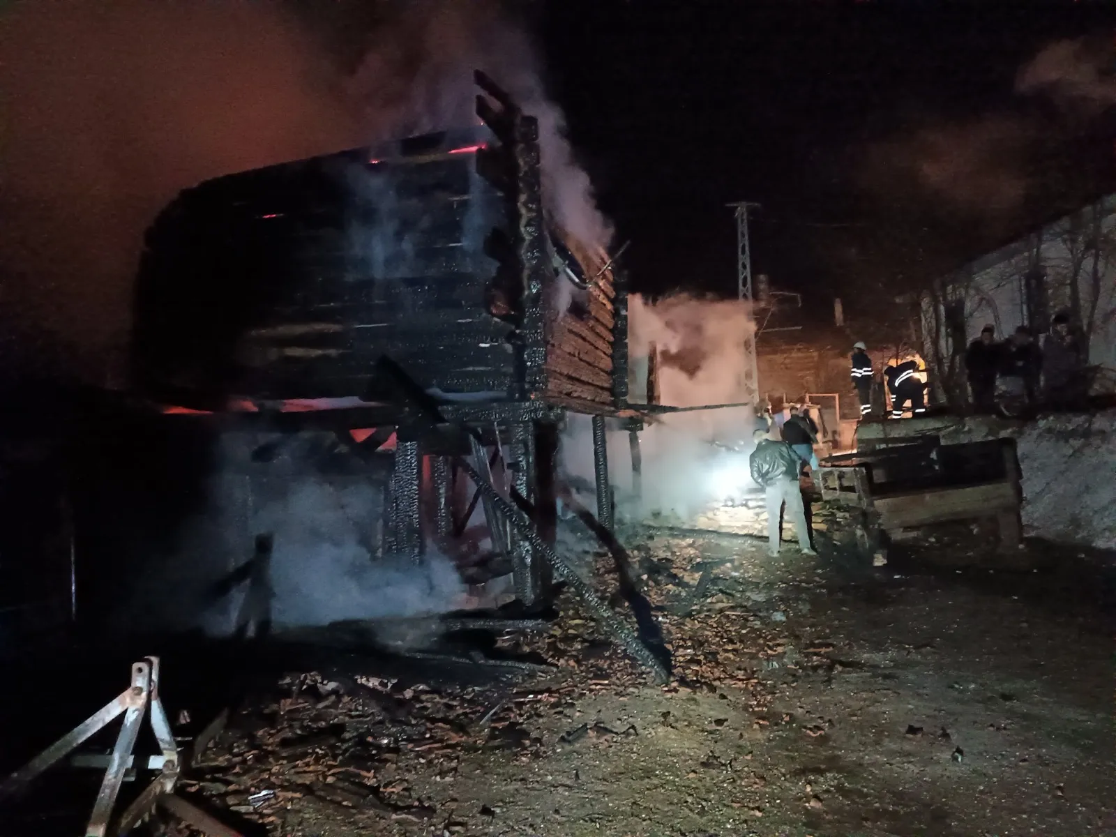 Kastamonu'da Yangın 2 Ev Zarar Gördü! 2