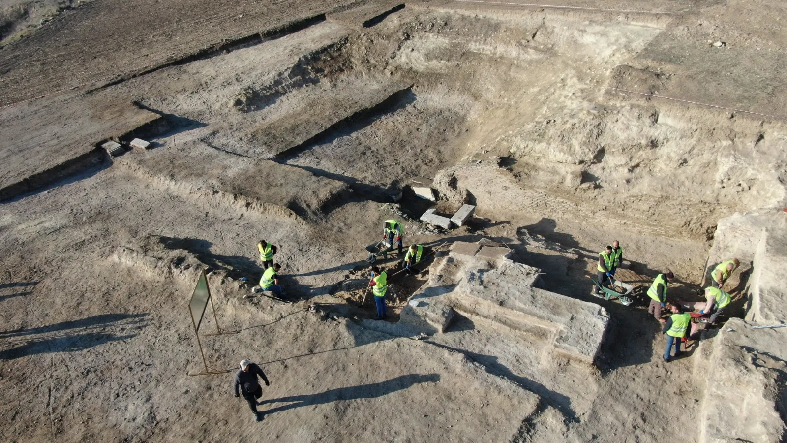 Pompeiopolis'teki 2 Bin Kişilik Tiyatroda Heyecanlandıran Keşif Afrodit Heykelleri Bulundu! 1