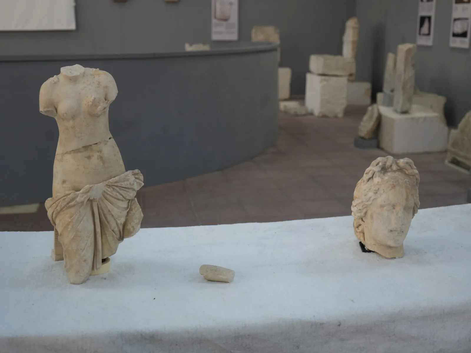 Pompeiopolis'teki 2 Bin Kişilik Tiyatroda Heyecanlandıran Keşif Afrodit Heykelleri Bulundu! 14