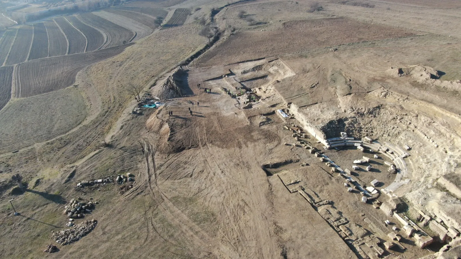 Pompeiopolis'teki 2 Bin Kişilik Tiyatroda Heyecanlandıran Keşif Afrodit Heykelleri Bulundu! 2