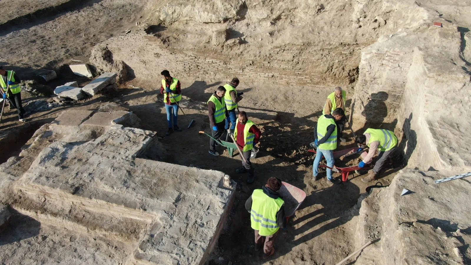 Pompeiopolis'teki 2 Bin Kişilik Tiyatroda Heyecanlandıran Keşif Afrodit Heykelleri Bulundu! 4