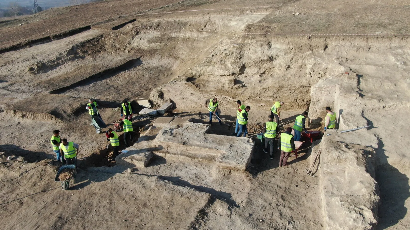 Pompeiopolis'teki 2 Bin Kişilik Tiyatroda Heyecanlandıran Keşif Afrodit Heykelleri Bulundu! 7