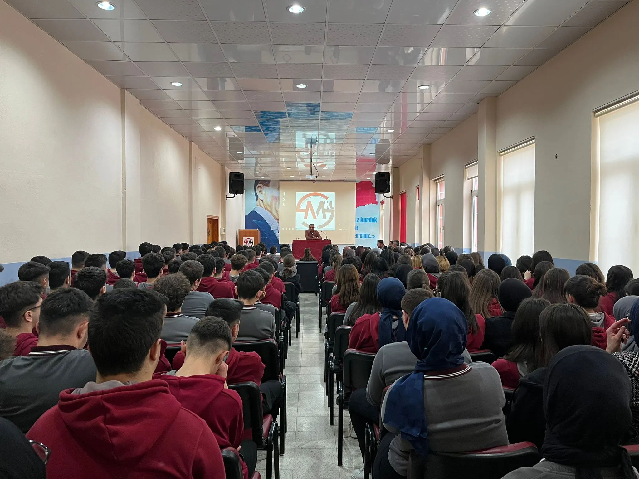 Prof. Dr. Selahattin Kaymakcı, Kastamonu'da Öğrencilerle Buluştu 2