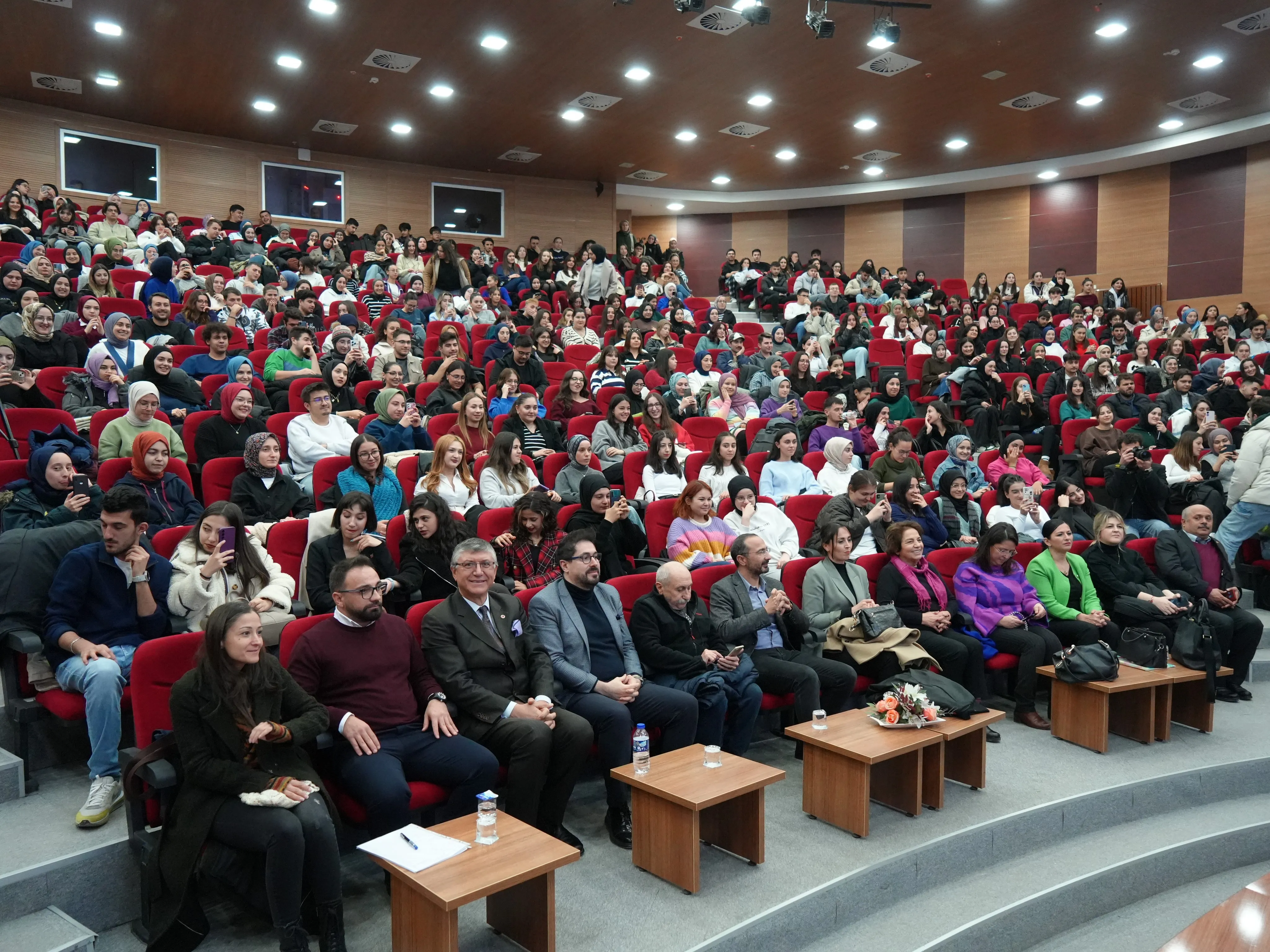 Şehir Hayatını Bırakan Çift Köy Yaşamını Kastamonu'da Öğrencilerle Paylaştı! 1