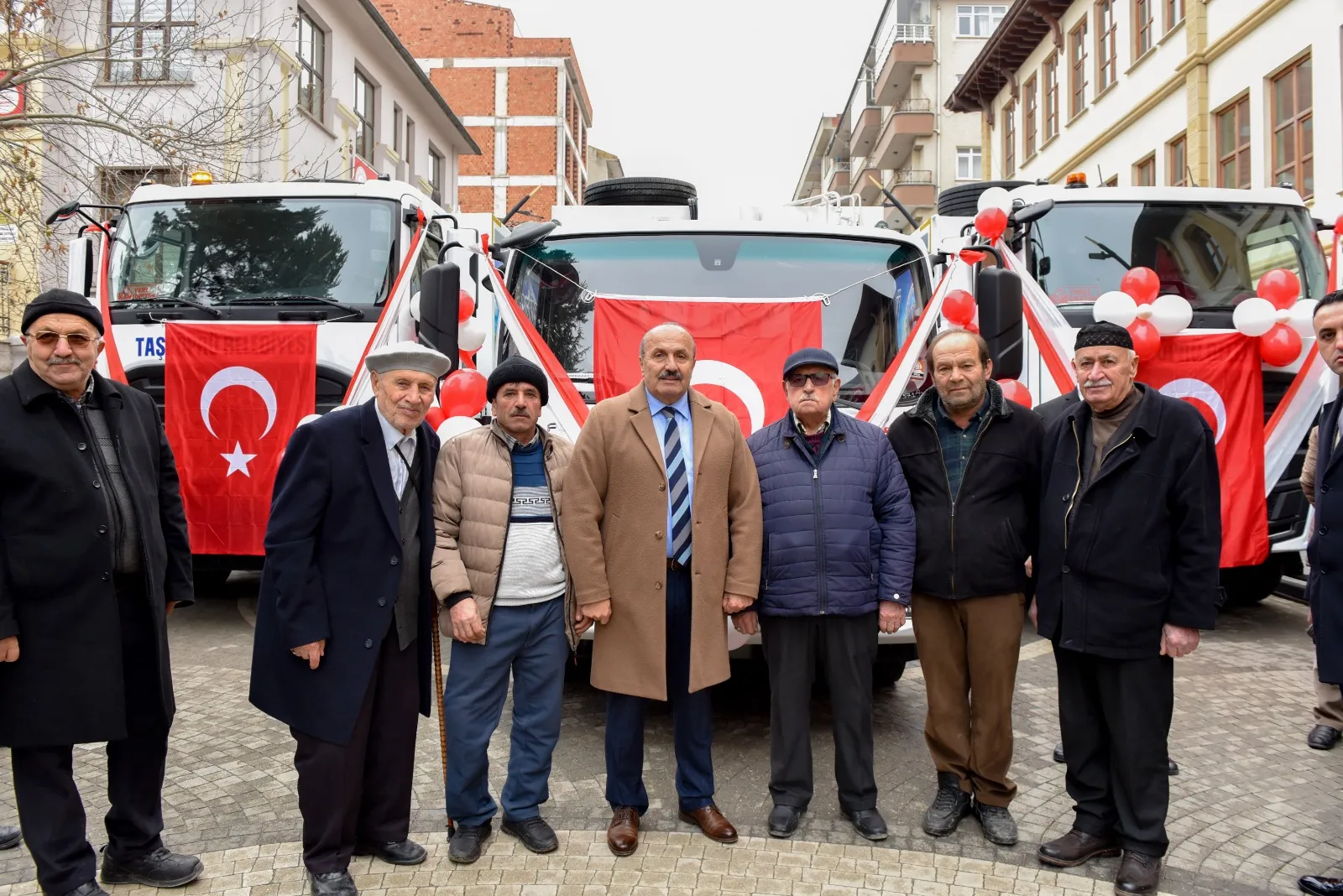 Taşköprü’ye 3 Yeni Çöp Kamyonu Kazandırıldı Tanıtım Töreni Gerçekleştirildi! 2