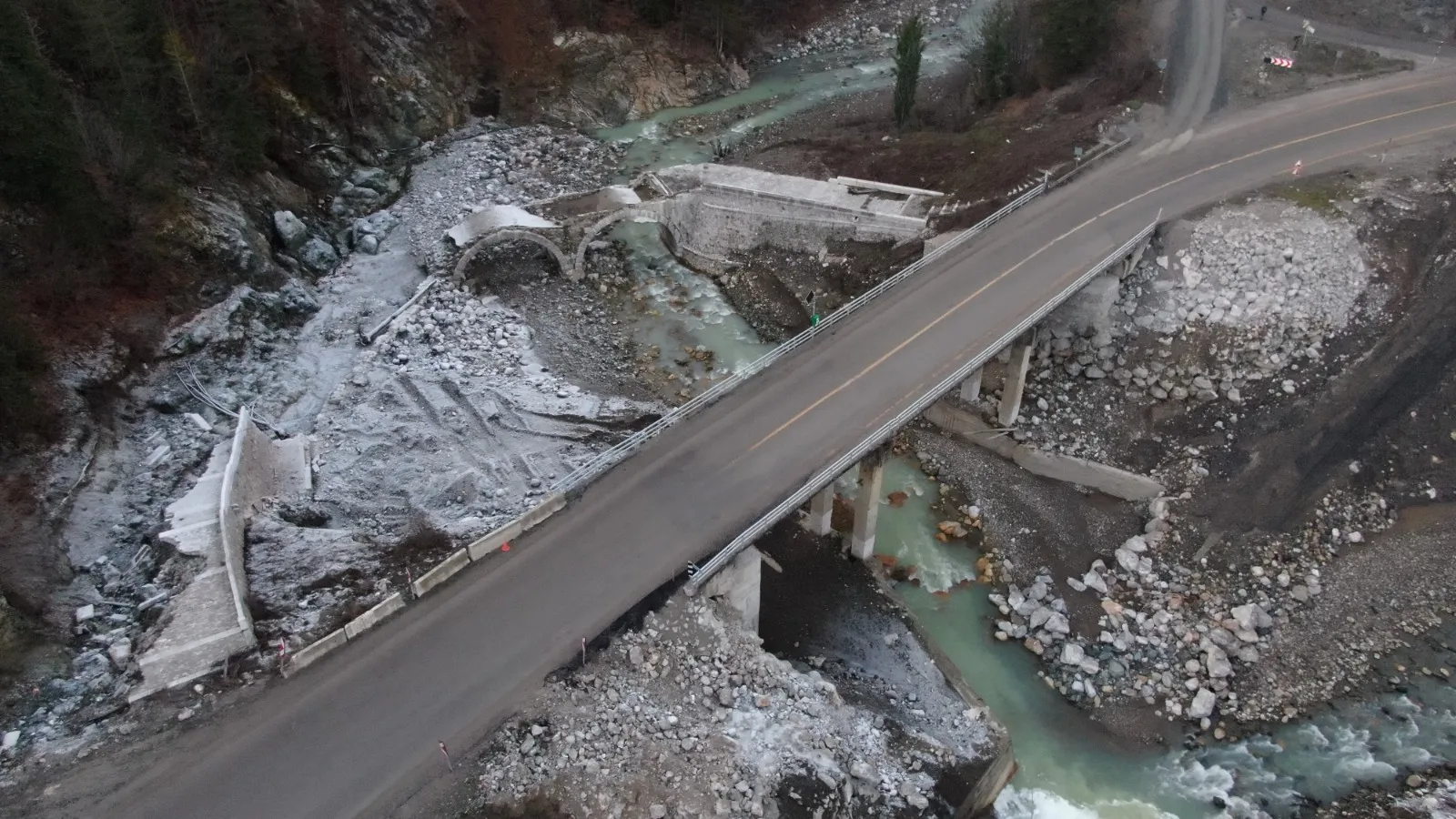 2 Büyük Selde Zarar Görmüştü Kastamonu'daki 126 Yıllık Köprü Yok Olma Seviyesinde! 4