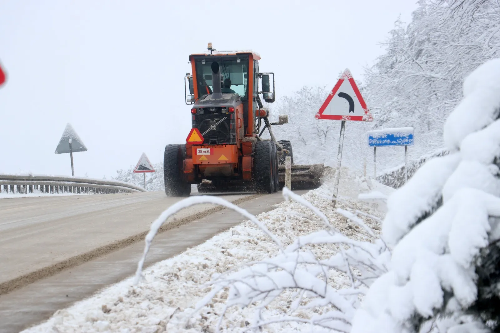 Kar Yağışı Kastamonu’yu Esir Aldı Çalışmalar Sürüyor! 6