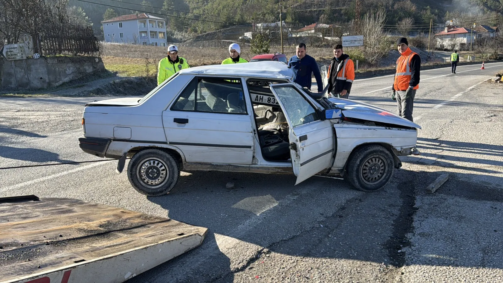 Karabük Kastamonu Kara Yolunda Ticari Araçla Çarpışan Sürücü Yaralandı! 1