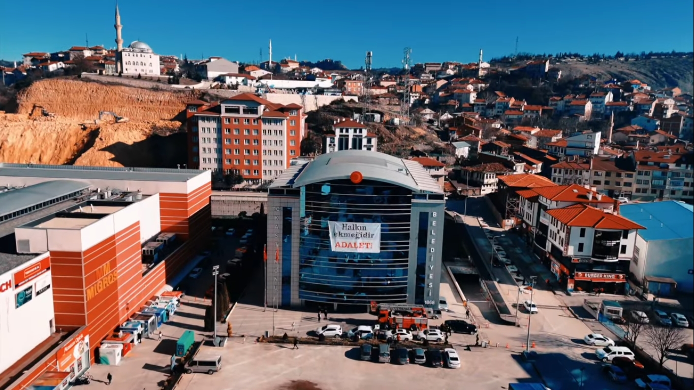 Kastamonu Belediyesi Adalet Pankartı Astı (2)