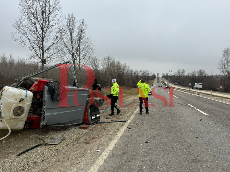 Kastamonu Taşköprü Yolunda Feci Kaza 1'I Ağır, 3 Yaralı! 14