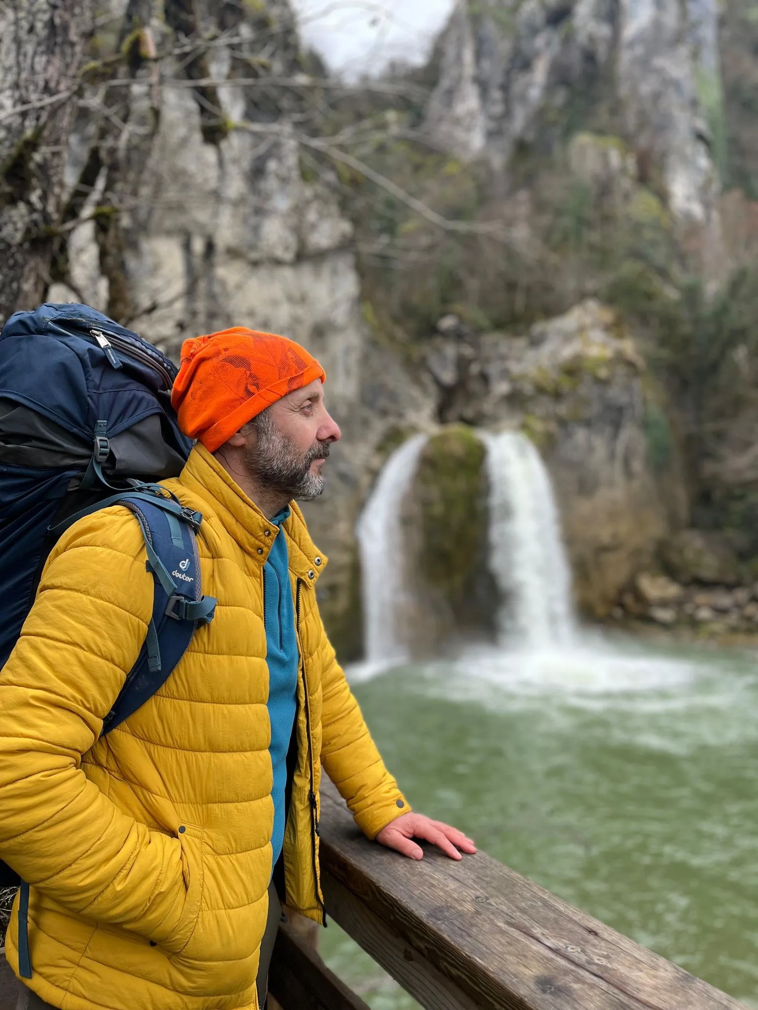 Kastamonu'da Doğa Harikası Şelaleyi Tanıtmak Için Buz Gibi Suya Girdi! 2